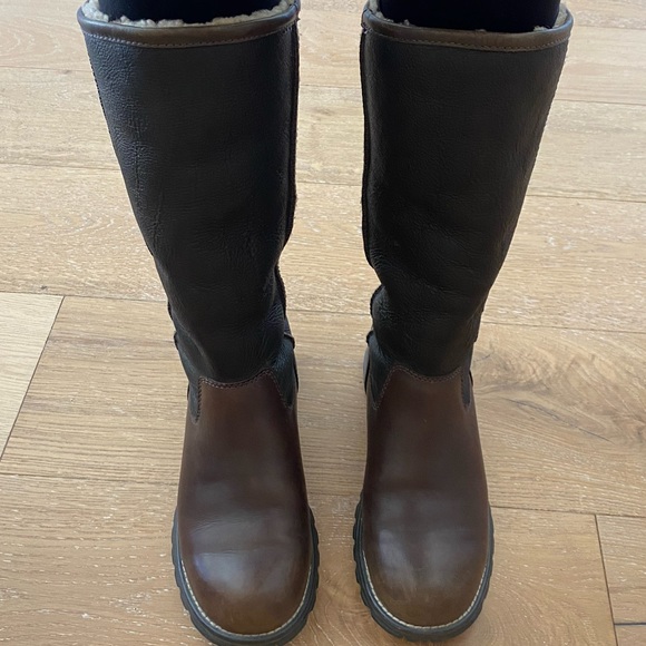 *FLAW* UGG BROOKS (BROWN) LEATHER SHEARLING TALL BOOTS (8) **PRICE FIRM** - Picture 5 of 12